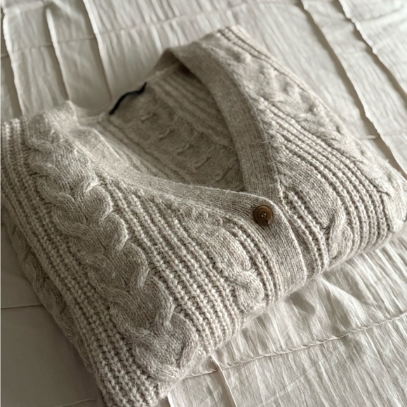 Jenni Kayne Cable Knit Cardigan in Cream - Picture 3 of 5